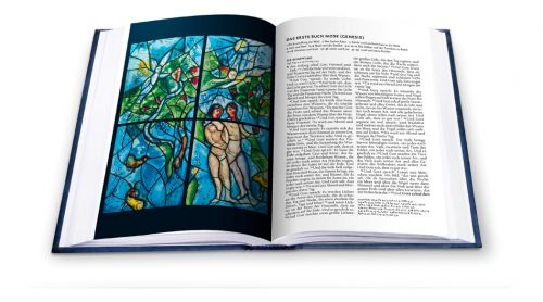 Lutherbibel mit Glasfenstern von Marc Chagall