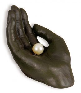 Skulptur - Perle in Hand